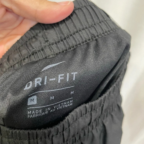Nike Athletic Workout Shorts Dri-Fit Medium - Picture 5 of 5